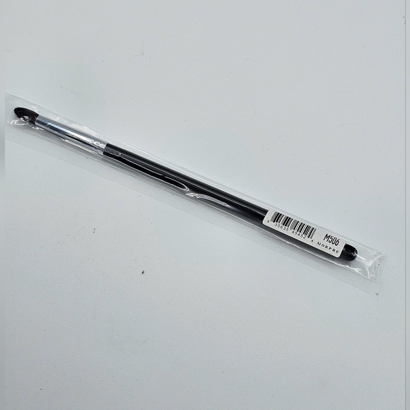 Morphe M506 Tapered Mini Blender Eyeshadow Brush - Picture 4 of 5